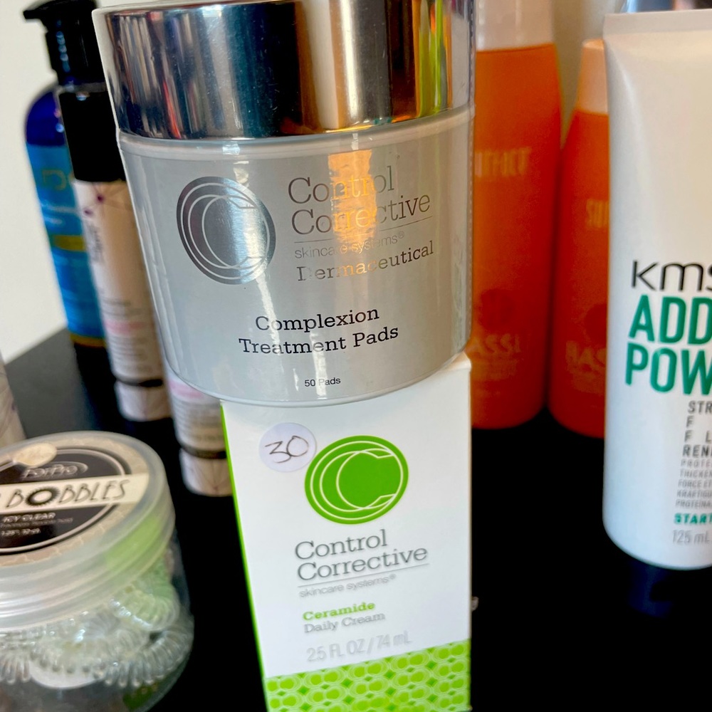 New never opened Face pads and lotion